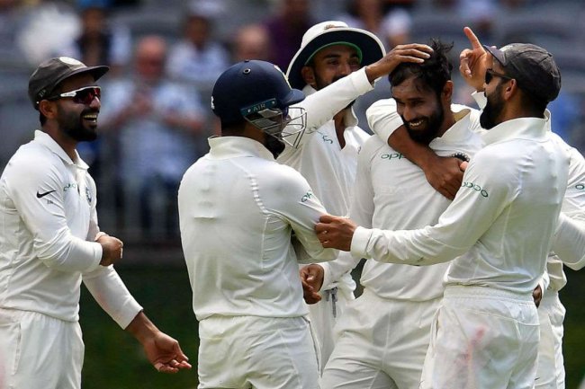 முக்கிய விக்கெட்களை இழந்தது ஆஸி: இந்தியா அதிரடி!