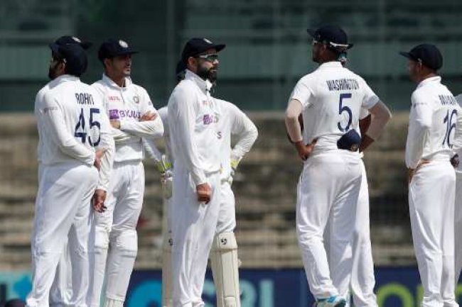 முதல்ல போய் ஃபீல்டிங் கத்துக்கிட்டு வாங்க...கடுப்பான கவாஸ்கர்!