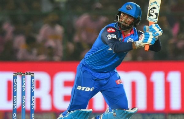 இப்பதானே ஆரம்பிச்சுருக்காரு... போக போக பாருங்க பட்டைய கிளப்புவாரு... ஷிகர் தவான் யாருக்கு பாராட்டு ?