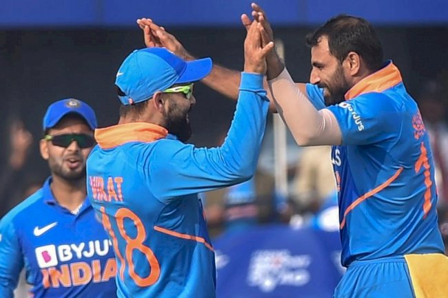 கடைசி நேரத்தில் ஷர்துல் தாகூர் அதிரடி ஆட இந்தியா த்ரில் வெற்றி